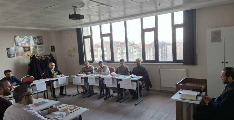 Kütahya'da İmam Hatip ve Müezzin Kayyımlara Eğitim Fırsatı