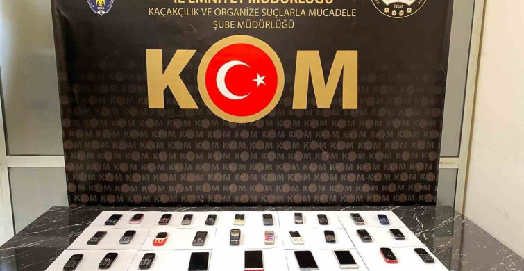 Kütahya'da Kaçakçılıkla Mücadele: Binlerce Makaron ve Kaçak Telefon Ele Geçirildi