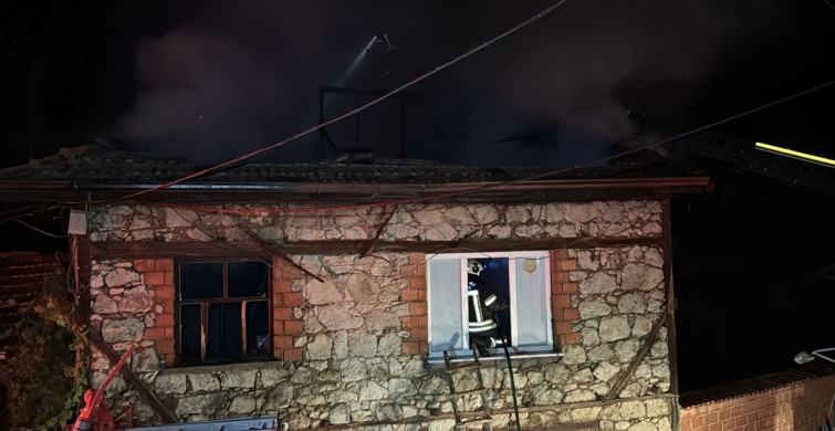 Kütahya'da Korkutan Yangın: 4 Ev Tahrip Oldu