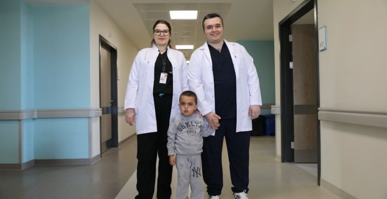 Kütahya'da Minik Hastaya Başarıyla Cerrahi Müdahale