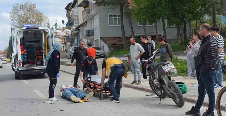 Kütahya'da Motosiklet Kazası: Yayaya Yol Veren Otomobile Çarpma