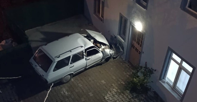 Kütahya'da Trafik Kazası: Eşini Kaybeden Sürücü Yaralandı