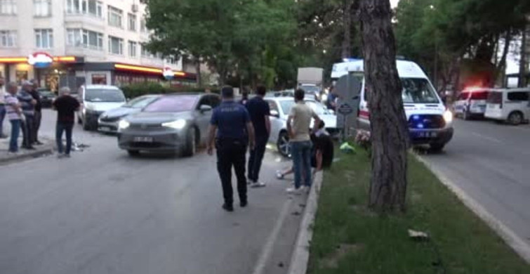 Kütahya'da üç aracın karıştığı trafik kazası: 2 yaralı