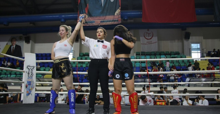 Kütahya'da Zafer Kupası Kick Boks Turnuvası Düzenlendi