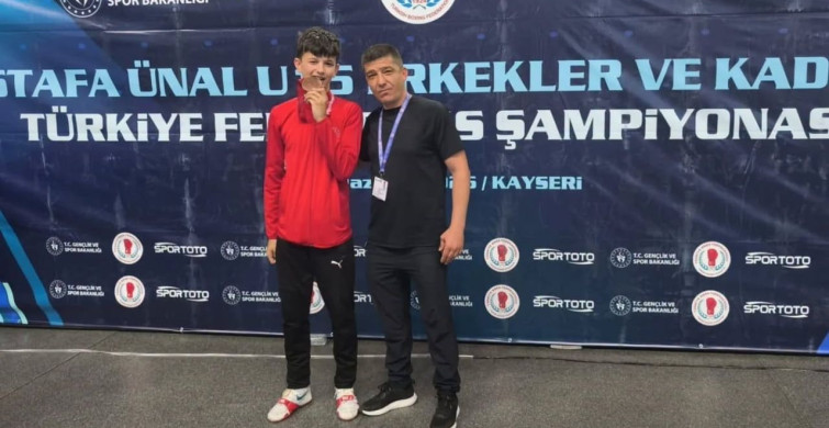 Kütahyalı boksör Mehmet Turan Delibaş Türkiye üçüncüsü oldu