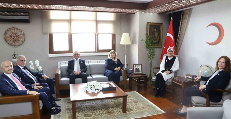 KUTSO Heyeti Türk Kızılay’ı Ziyaret Etti