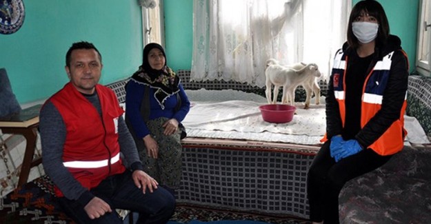 Kuzularına 112'den Yem İstedi, Torun Sanıp Gıda Getirdiler