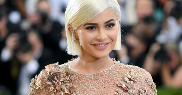 Kylie Jenner İyi Anne Olduğunu Göstermek İstiyor