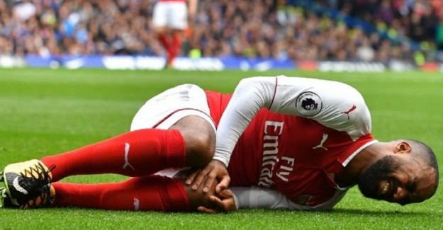 Lacazette'den Kötü Haber! Sezonu Kapattı mı?