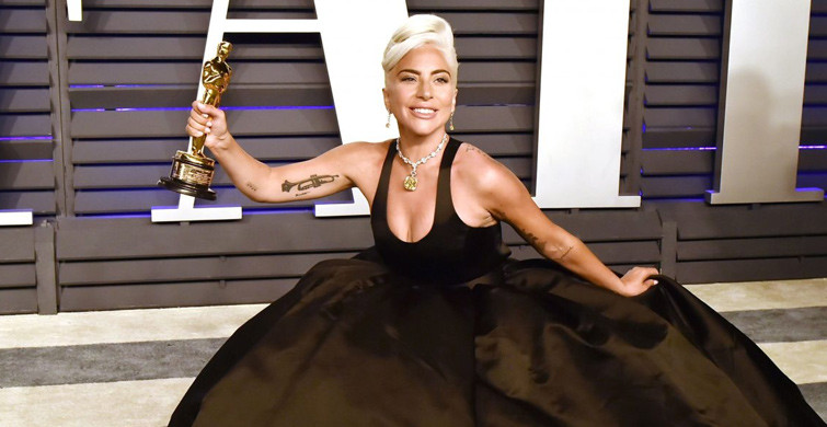 Lady Gaga Yaşadığı Travmayı İtiraf Etti!