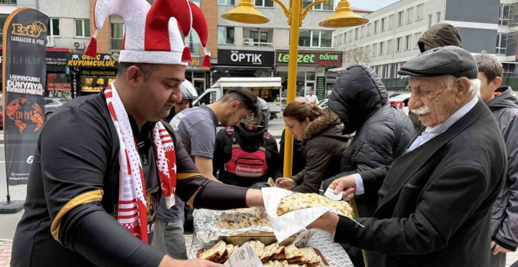 Lahmacun Ustasından Milli Takıma Destek