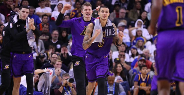 Lakers, Son Şampiyon Warriors’a Fark Attı!