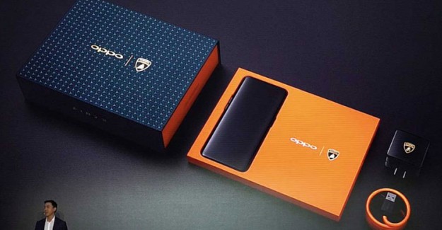 Lamborghini Akıllı Telefon Çıkardı