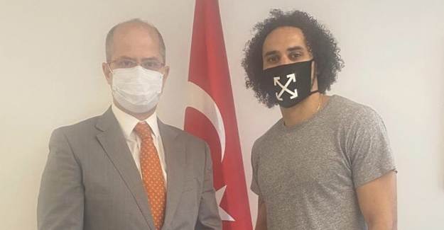 Larkin'in Milli Heyecanı