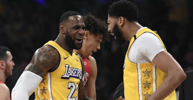 LeBron James'ten Triple Double Lakers Galip