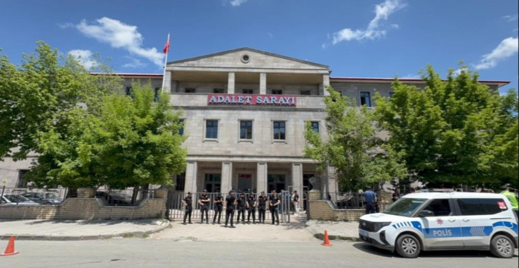 Leyla Aydemir davasında karar açıklandı: Amcaya ağırlaştırılmış müebbet  Ağrı’da 2018 yılında kaybolduktan 18 gün sonra cansız bedeni bulunan 4 yaşındaki Leyla Aydemir’in ölümüne ilişkin yeniden görülen davada mahkeme kararını verdi.  Ağrı 1’inci Ağır Cez