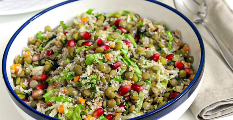 Lezzetine doyum olmaz protein deposu salata tarifi: Yeşil mercimek salatası