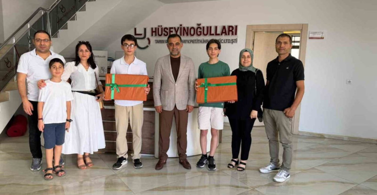 LGS Türkiye birincilerine Veysi Duyan'dan dizüstü bilgisayar hediyesi