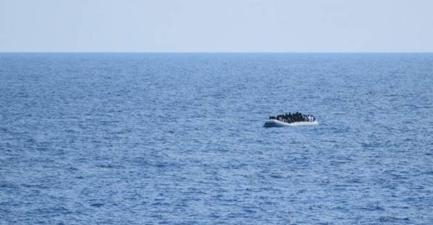 Libya Açıklarında 185 Düzensiz Göçmen Yakalandı