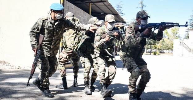 Libya Askerlerini Isparta'da Komandolar Eğitiyor