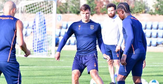Lig Bitmeden Başakşehir'de Ayrılık