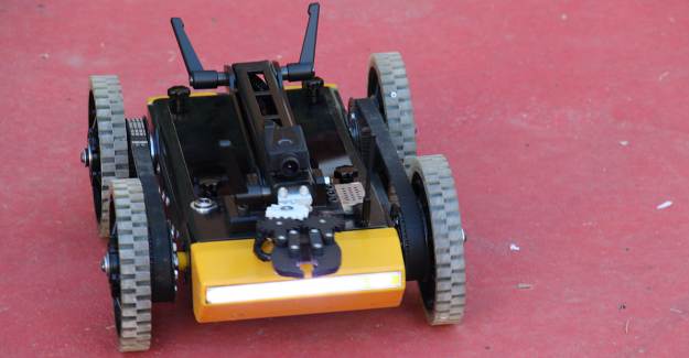 Lise Öğrencilerinden ‘Naim’ Bomba İmha Robotu
