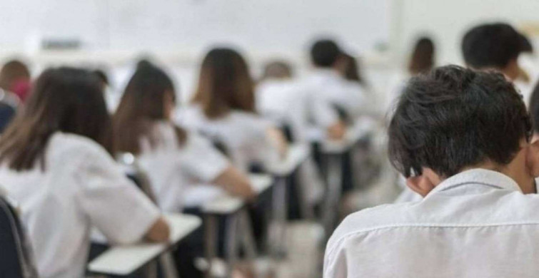 Lisede kaç ortalamayla sınıf geçilir, 3 zayıfla sınıfta kalınır mı? Lisede sınıf geçme şartları