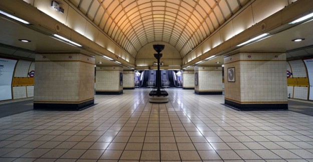 Londra Metrosunda Çalışan Makinistlerin Maaşı 678 Bin Lirayı Buluyor