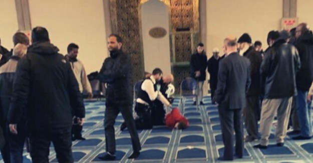 Londra’da Camide Bıçaklı Saldırı!