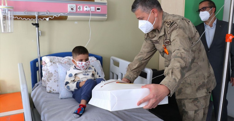 Lösemiyle Mücadele Eden Çocuklara Jandarmadan Moral Dolu Etkinlik