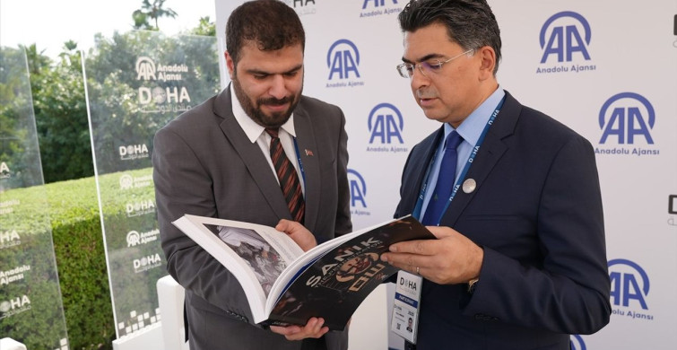 Lübnan Enformasyon Bakanı Paul Markus, Doha Forum 2025'te Anadolu Ajansı Standını Ziyaret Etti