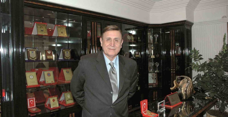 M. Naci Topçuoğlu Anılıyor