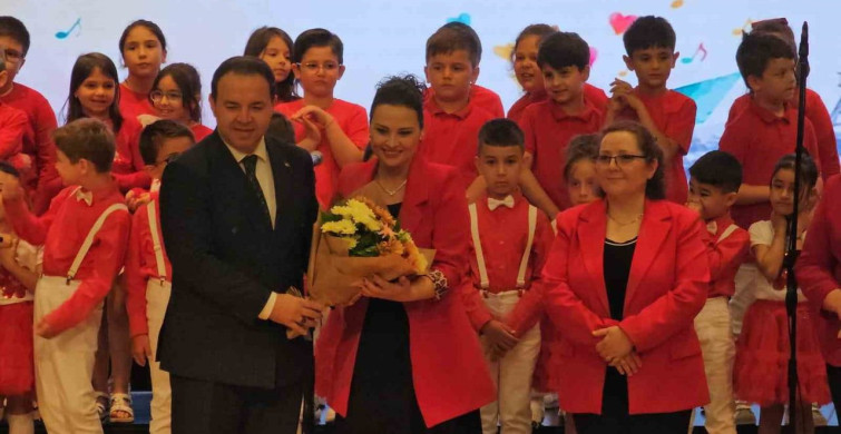 Maarif öğrenci korosu yıl sonu etkinliğinde büyük ilgi gördü