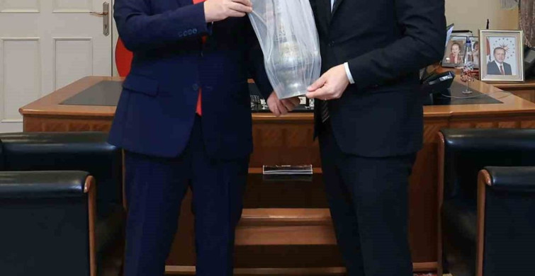 Macaristan Büyükelçisi Viktor Matis'ten Vali Akbıyık'a Veda Ziyareti