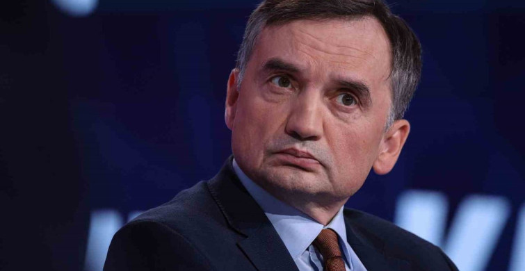 Macaristan, eski Polonya bakanı ve yardımcısının mülteci statülerini iptal etti