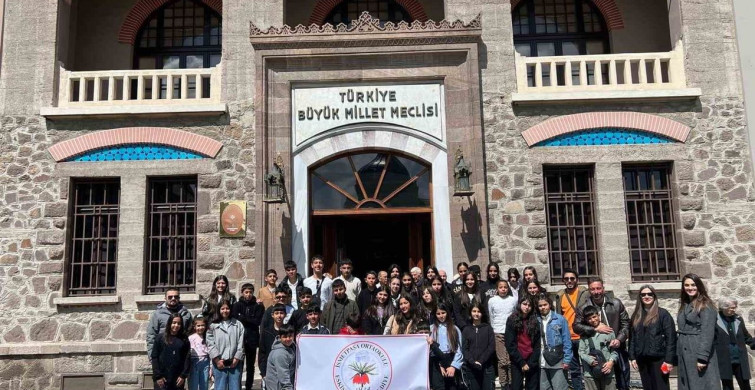 Mahmudiyeli Öğrencilerin Ankara Gezisi: Kucak Dolusu Hayaller Projesi