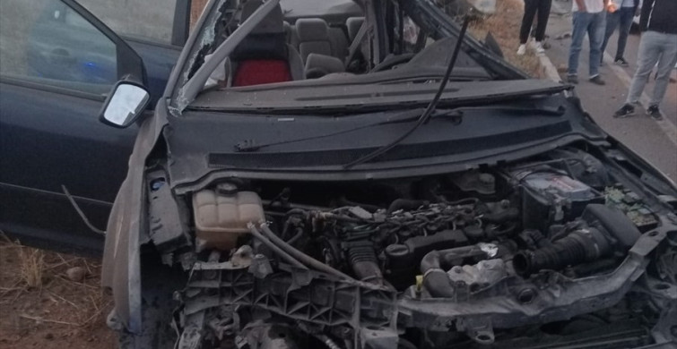 Malatya'da Yolcu Otobüsü ve Otomobil Çarpıştı: 1 Ölü, 1 Yaralı