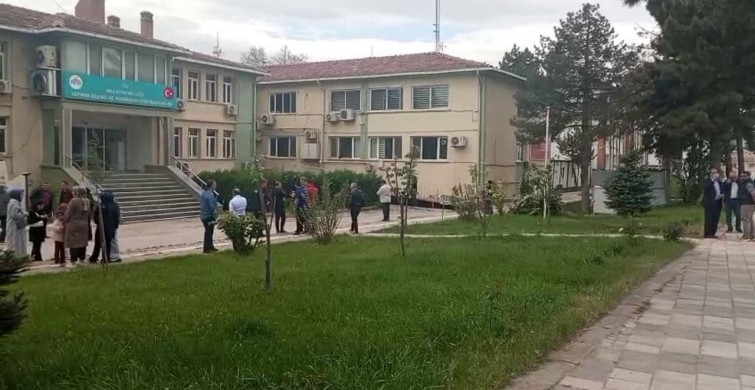 Malatya'da 5,6 Büyüklüğündeki Depremin Ardından Valilikten Açıklama