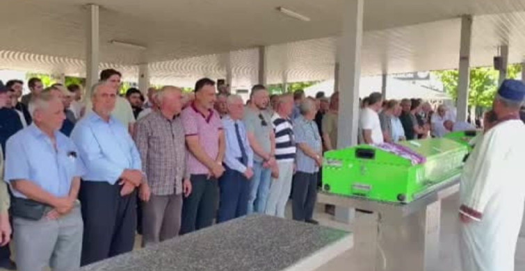 Malatya’da cinayet kurbanı anne ve kızı defnedildi