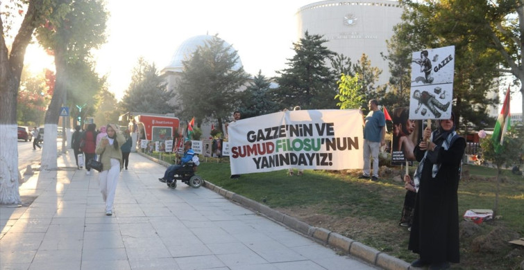 Malatya'da Gazze İçin Sessiz Eylem Devam Ediyor