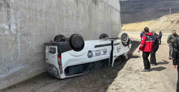 Malatya'da Hafif Ticari Araç Devrildi: 1 Yaralı