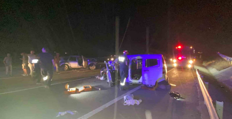 Malatya’da hafif ticari araç ile otomobil çarpıştı: 5 kişi yaralandı