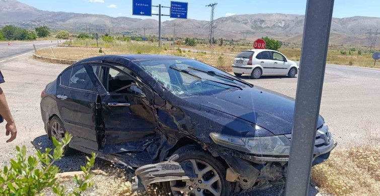 Malatya'da iki araç çarpıştı: 2 yaralı