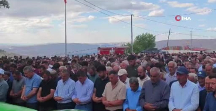 Malatya’da kazada hayatını kaybeden 3 kişilik aile toprağa verildi