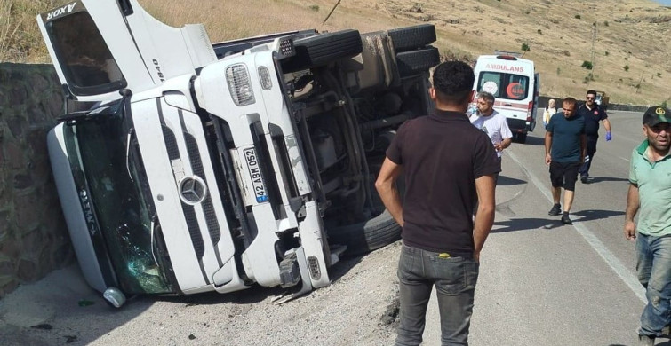 Malatya'da kontrolden çıkan tır devrildi