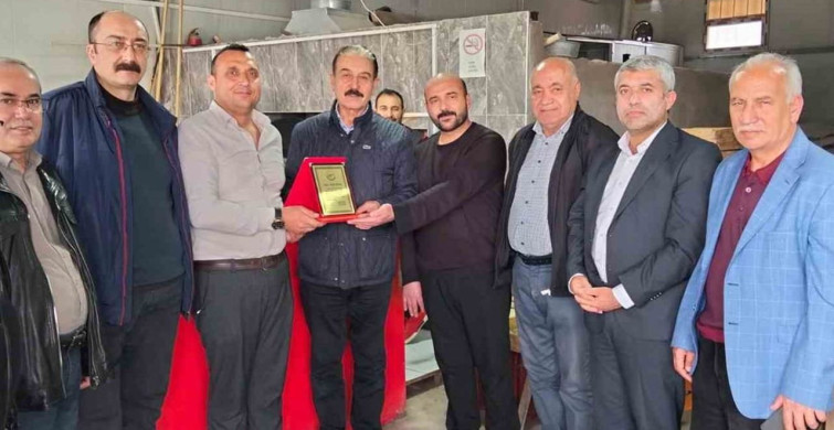 Malatya'da Örnek Dürüstlük: Fırıncı Esnafı Yakup Korkmaz'a Teşekkür Plaketi