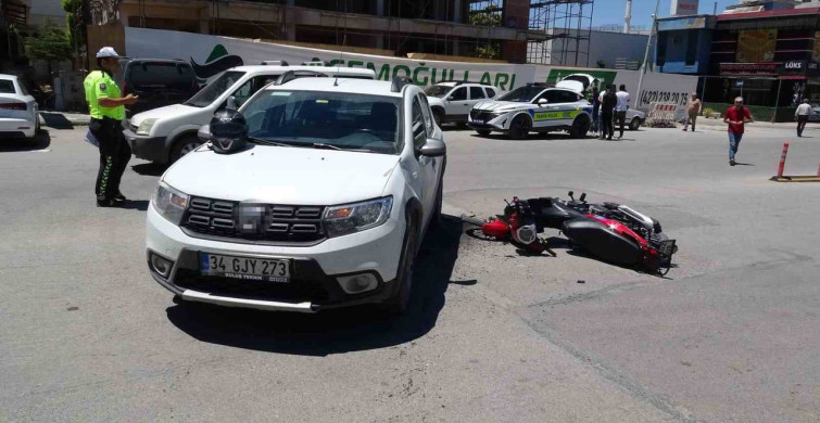 Malatya’da otomobil ile motosiklet çarpıştı, 1 yaralı