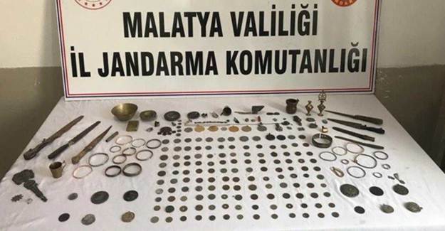 Malatya’da Özel Ekip 214 Tarihi Eser Ele Geçirdi