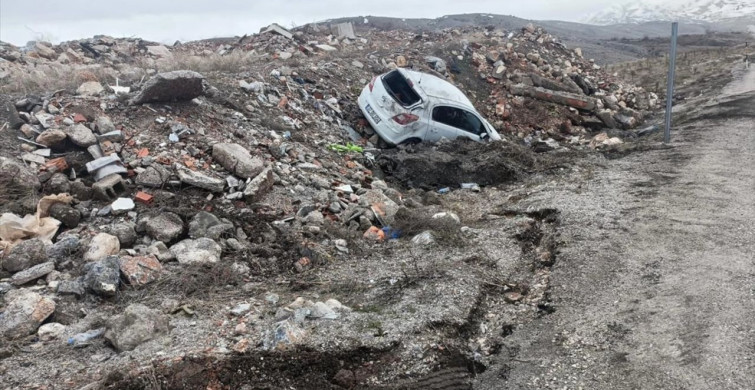 Malatya'da Takla Atan Araçta 5 Kişi Yaralandı