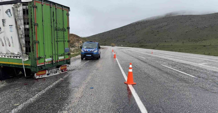 Malatya'da Tır Kazası: Sürücü Yaralandı